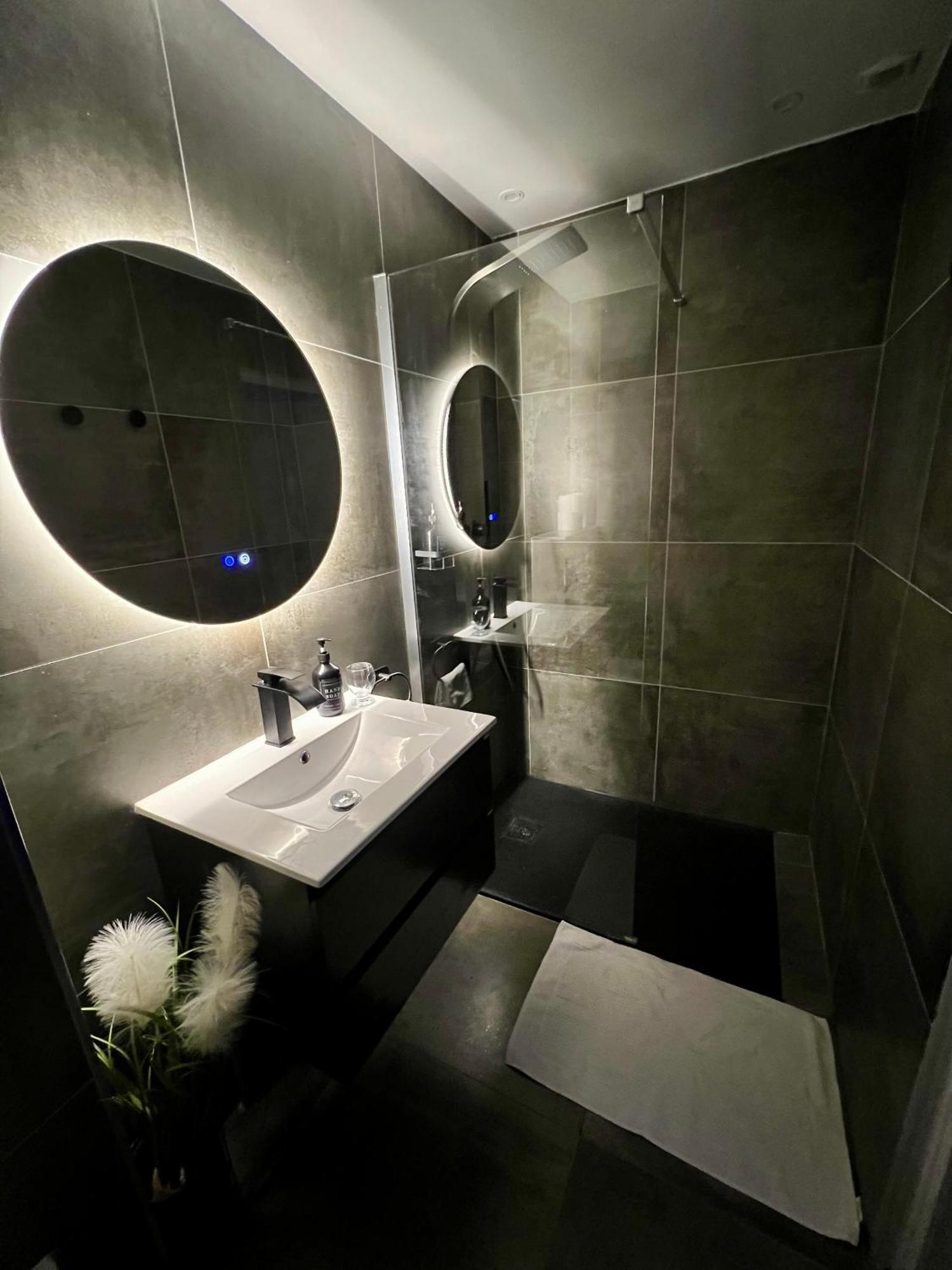 Dima Suite Jacuzzi Privatif Веден Экстерьер фото